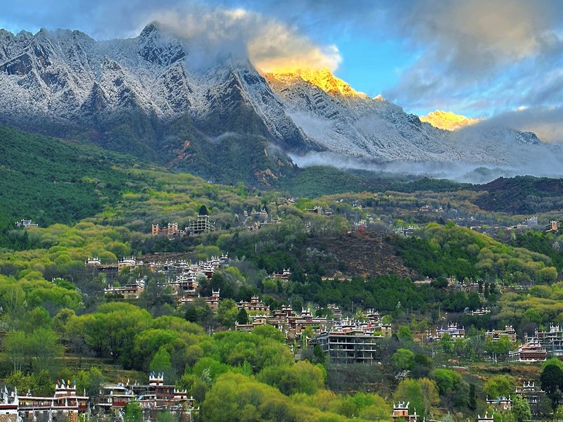 Jiaju Tibetan Village