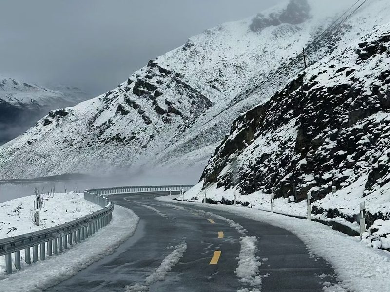 Tibet Highway Scenery